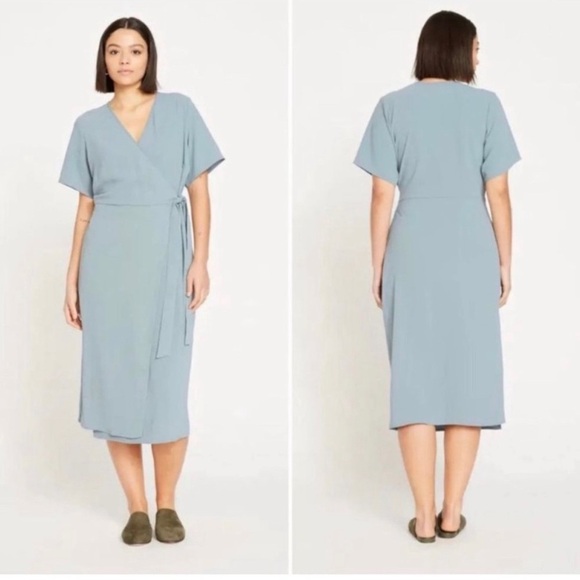 Universal Standard Dresses & Skirts - Universal Standard Airy Crepe Wrap Dress Goblin Blue 22 24 Midi‎ Short Sleeve